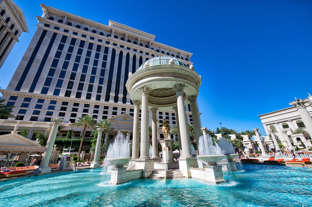 Canada coast to coast casino hotels map